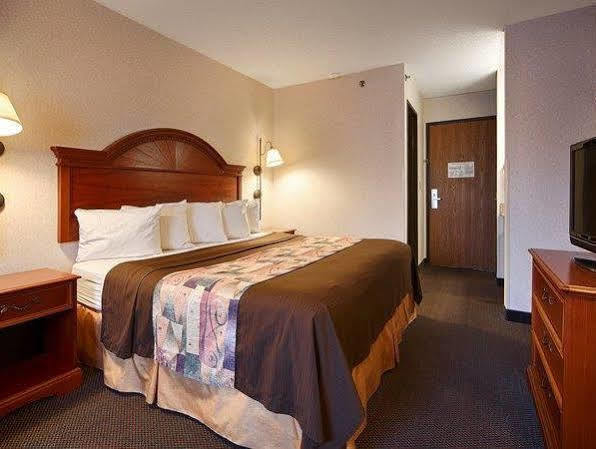 Park By Radisson Inn Grove City
